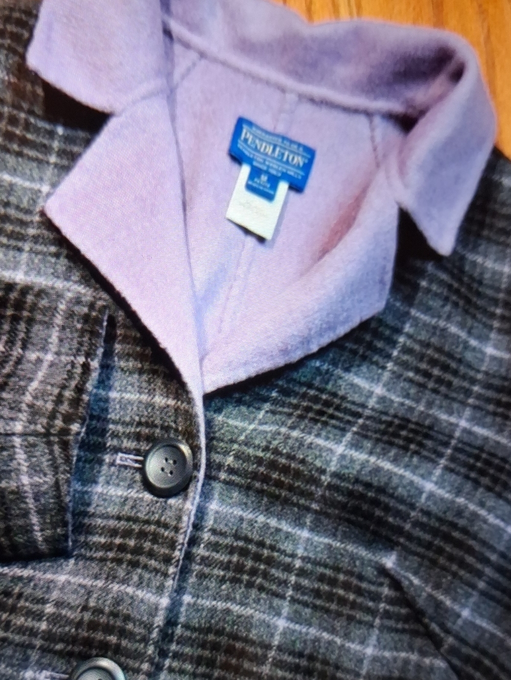 Pendleton WOOL Gray/ Green Plaid W Lavender Collar/ Interior M